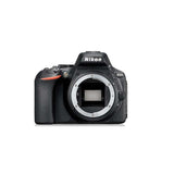 Camára Digital Nikon D5600 24.2MP + 18-55mm Lente + Estuche - Negro